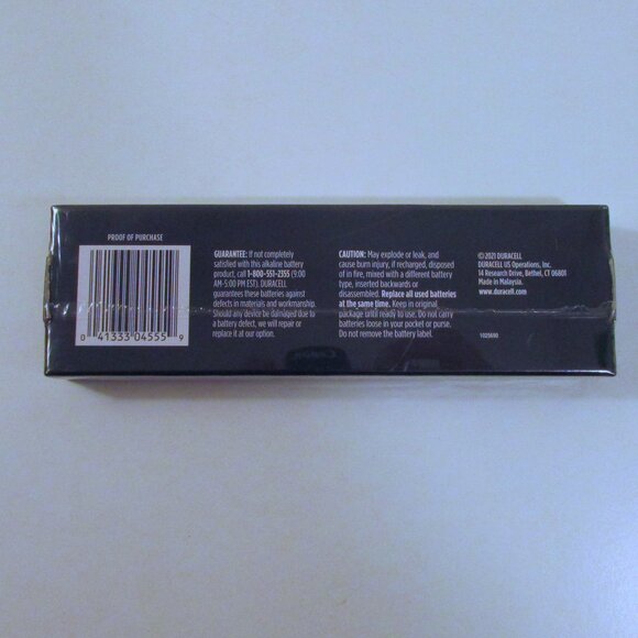 NEW 6 Pack of 9V Duracell batteries - Picture 2 of 2